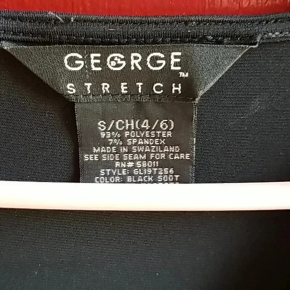 Short sleeved Rouched Top - Picture 2 of 4